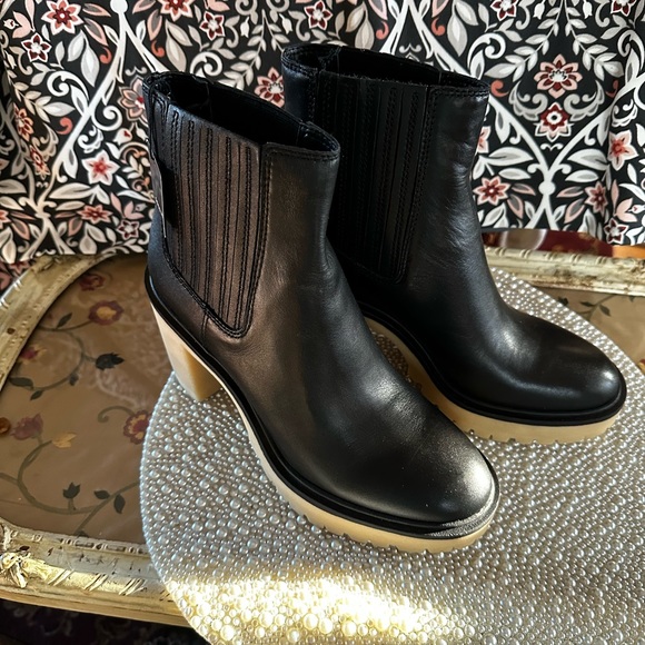 Dolce Vita Caster H20 Booties - Picture 4 of 8